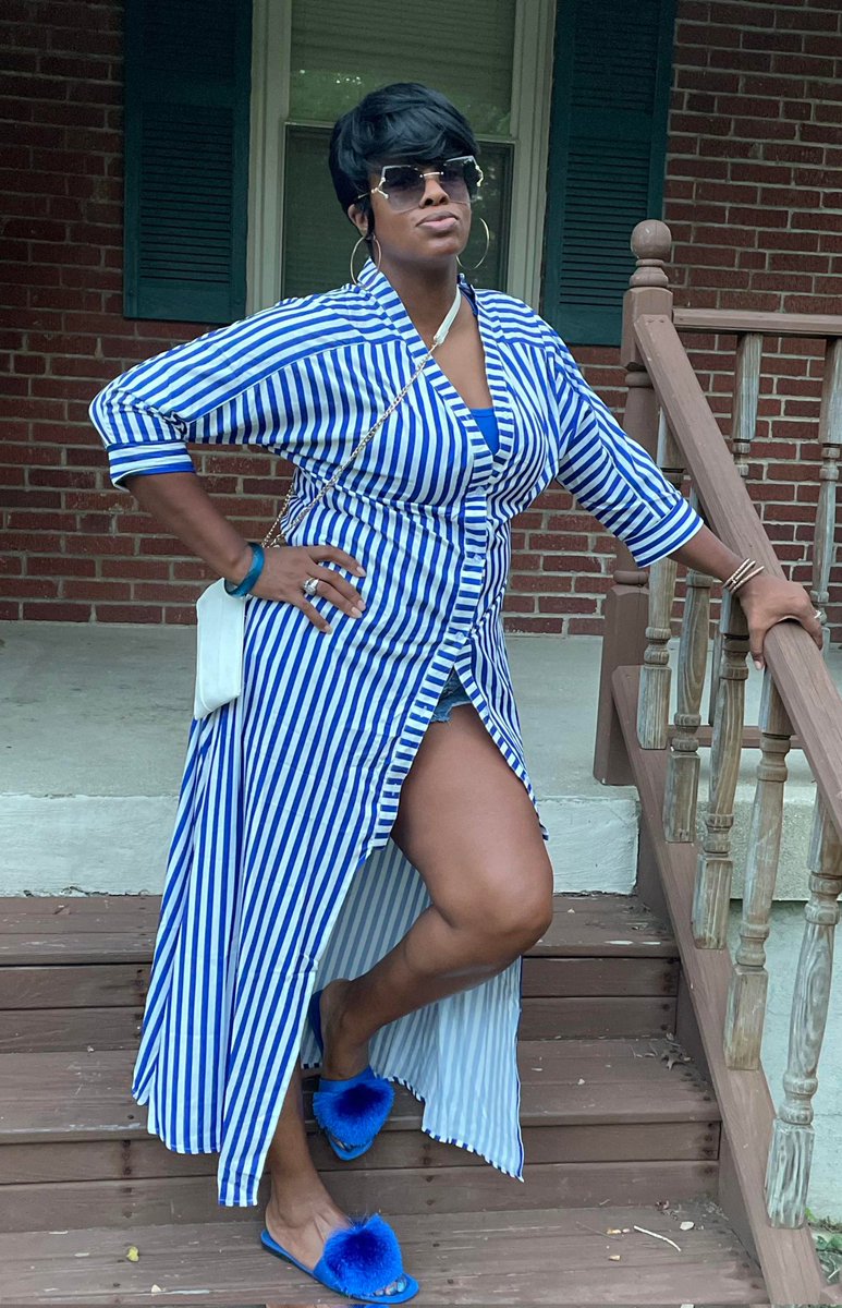 MsOwwwww's tweet photo. Loving my royal blue!! Them kids mama!! #FeelingGreat #LegsOut #OutsideAllSummer https://t.co/GYdXplVp4v