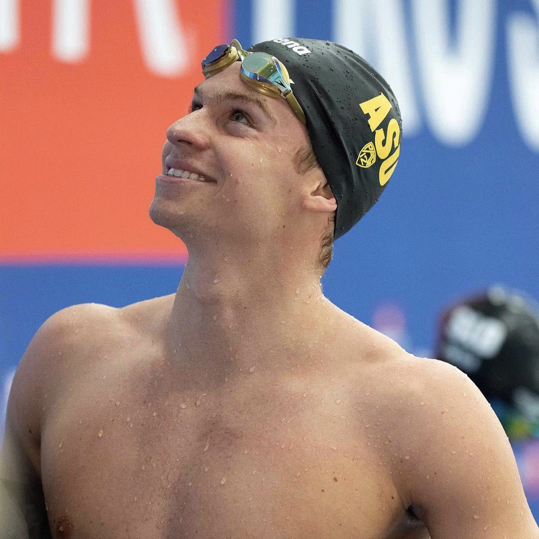 LMPositif's tweet image. 🇫🇷 Léon Marchand a battu le record du monde du 400 m 4 nages de Michael Phelps ce dimanche en finale des Mondiaux de Fukuoka, au Japon ! Il s'offre ainsi un troisième titre mondial, son deuxième de suite sur cette épreuve ! 😍 (L’Equipe) 

📸 mike2swim