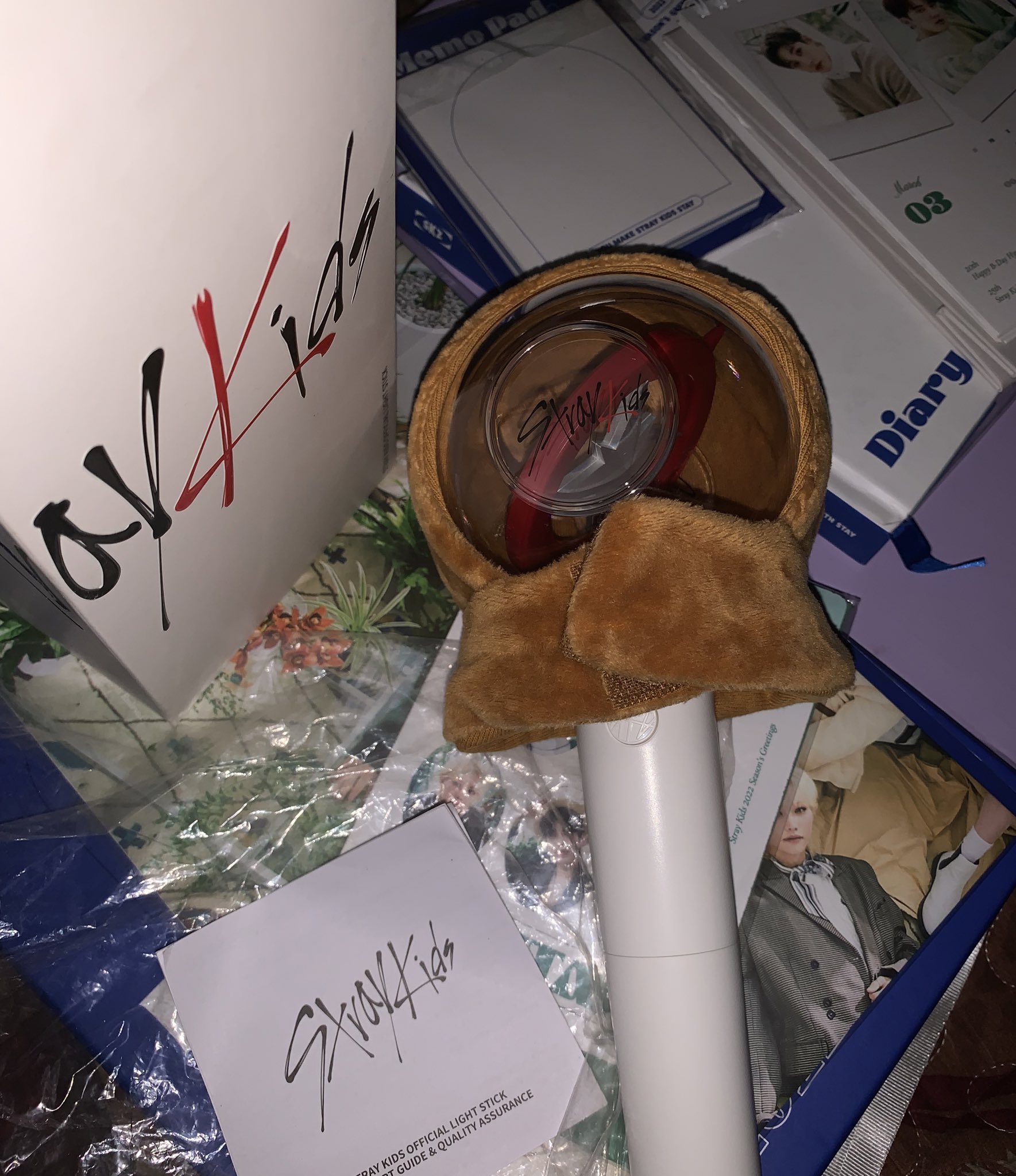 a n a ☁️ semi ia 🤟🏻 on Twitter: "WTS SKZ V1 Official Lightstick 🇲🇾 ...