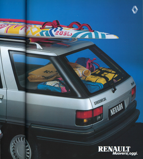 VingTroiSeize's tweet photo. If you intend to take your RENAULT car (year 2004) to go on vacation: prepare your insurance documents for a towing! 🥸

#NoRenault #Renault @renault_fr @RRG_fr @renaultgroup @renaultgroup @LucaDe_Meo https://t.co/KX4JOx1AJK