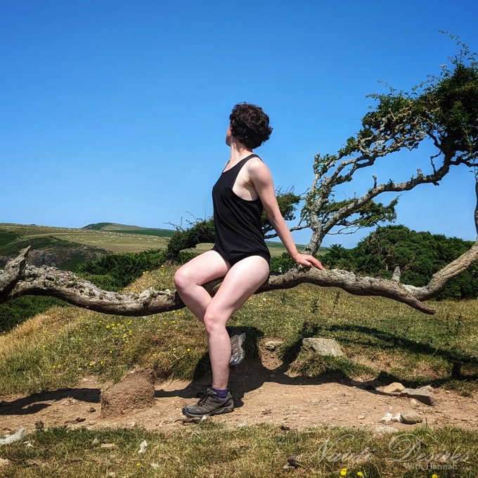 Enjoying the wind in my hair, but that's not the only place 😘 Check out OF to see where else #hiking<a href="/tag/hiking"class="tags"><span>#hiking</span></a><a href="/tag/foryou"class="tags"><span>#foryou</span></a><a href="/tag/shorthair"class="tags"><span>#shorthair</span></a><a href="/tag/coast"class="tags"><span>#coast</span></a><a href="/tag/exhibitionist"class="tags"><span>#exhibitionist</span></a>
