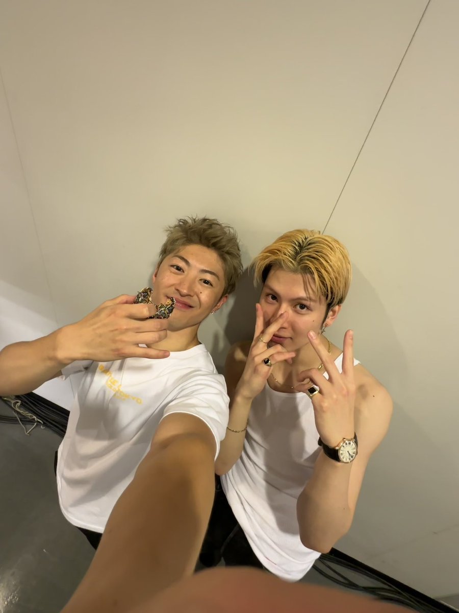 sanoreofficial's tweet photo. 弟 https://t.co/PXxC8Zi3w2