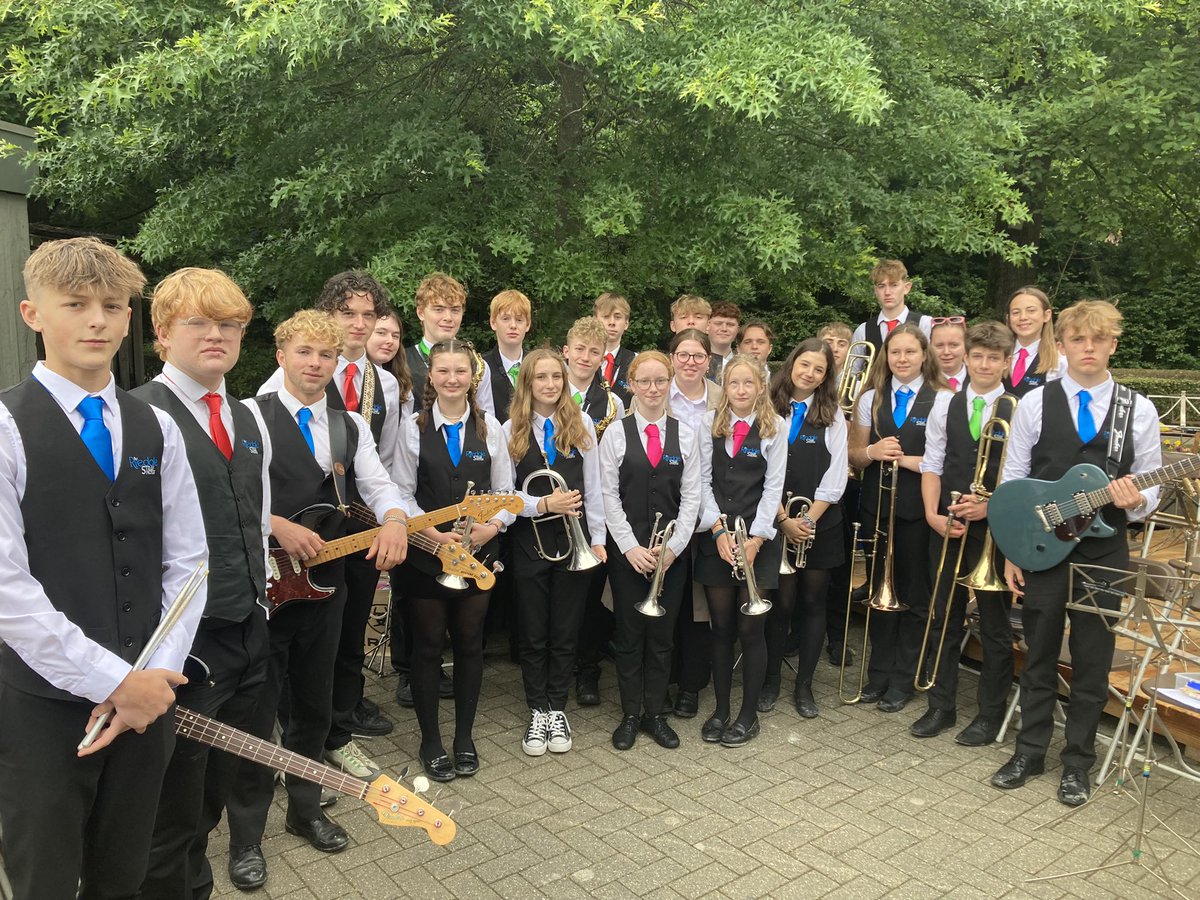 MusicRyedale's tweet photo. Apologies for the break I’m service there everyone. A final, fantastic performance. Well done to all but especially our lovely year 11s in their last concert for the school. Thanks for all you’ve done https://t.co/R9rZ1vNJEm