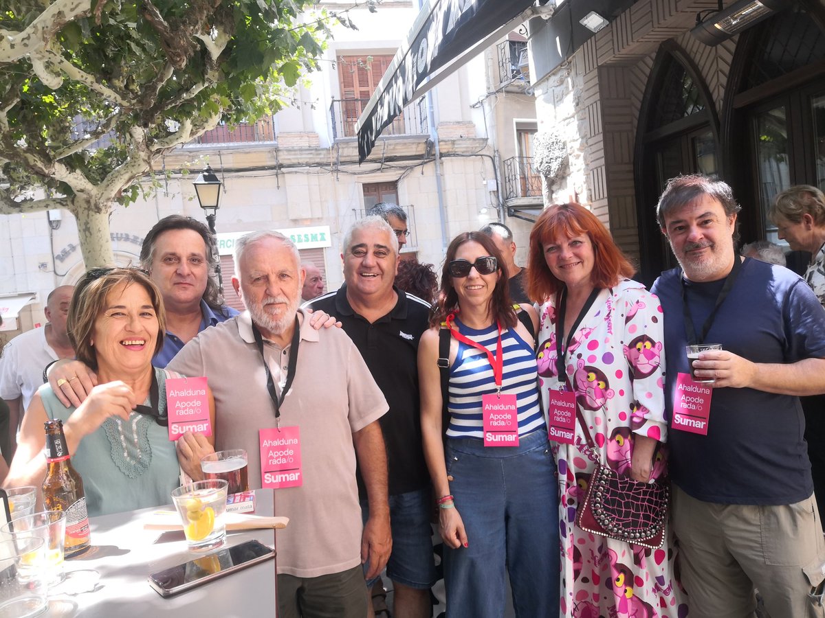 Buen ambiente en Tafalla. Oso giro ona Tafallan.
#Sumar23J
<a href="/ContigoZurekin/">Contigo Navarra | Zurekin Nafarroa</a> <a href="/SumarNavarra/">Sumar Navarra</a> <a href="/sumar/">Sumar</a>