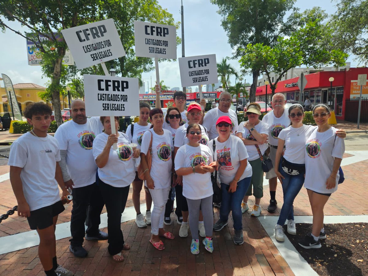 FalcoYurina's tweet photo. @OlgaChavezDiaz @GretelMendozaT2 @ArelisGarciaH1 @MariaElvira @FrancisSuarez @USCIS_es @USEmbCuba @SecMayorkas @secretary @USCIS 
@FrancisSuarez 
Pedimos de manera humanitaria sean terminados de procesar nuestros casos,  somos familias pendientes del programa CFRP antes del cierre de la embajada. 
#castigadosporserlegales 
#cfrp 
#lasfamiliasunidas 
@embajada https://t.co/R7zBsajisb