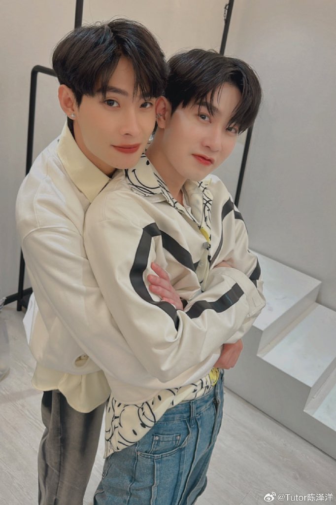 Gift 🎁 

#TutorKrp 
#Mynameis_yim 
#YimNiverse 
📷 ᴡᴇɪʙᴏ : Tutor陈泽洋
🗓️ : ᴊᴜʟ 23, 2023