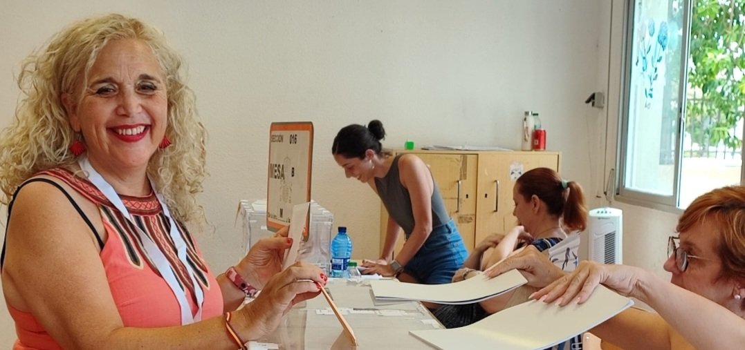 RemediosRamos1's tweet photo. Ya he votado, por la esperanza, por la clase trabajadora, por mi padre, por mis hijas, por la sanidad por la educación, por los derechos sociales, por todas.✊️💕
#EsPorTi #YolandaPresidenta 
#Sumar23J @Sumar @Yolanda_Diaz_ https://t.co/McF2IAUONR