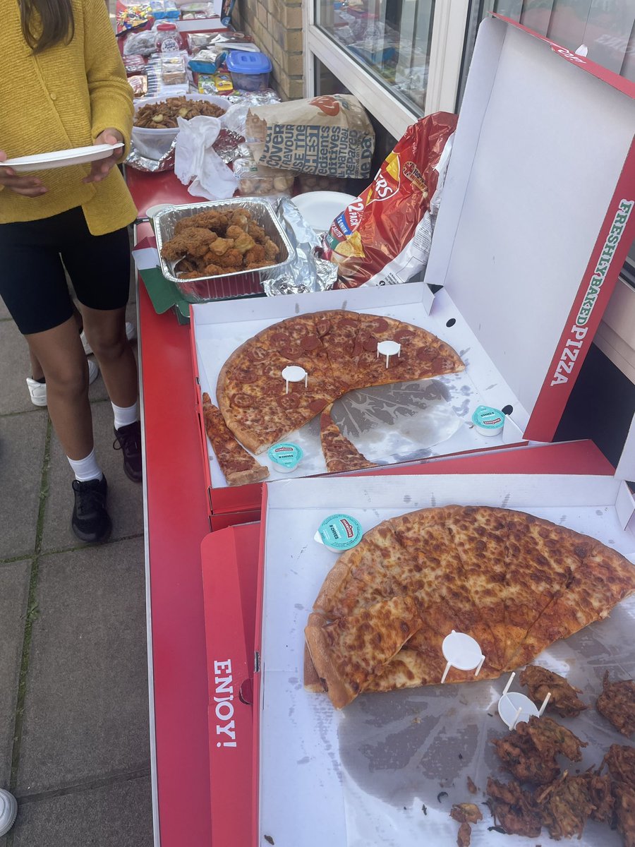 Thank you @lhspta for the delicious pizza at our Year 6 leavers party!🍕😋@MrsGossLHS @MsWilsonLHS @HeadLHS @LHS_Watford