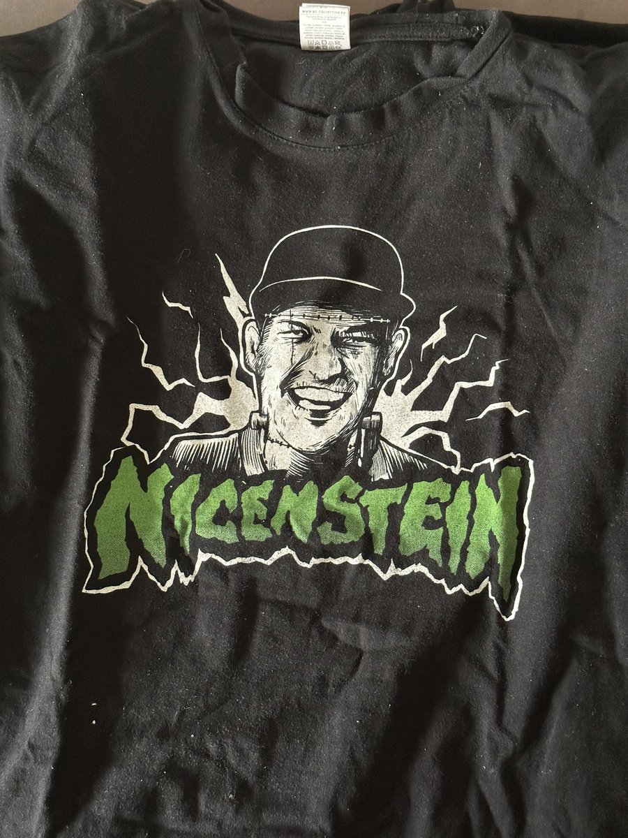 Buffynator's tweet photo. Liebe #RBTV-Community,
ich habe ein paar Shirts in Gr.L abzugeben. Bin zu Rund geworden. 🤣
-Nicenstein Krogi Shirt
-Kaffee mit Mild Shirt https://t.co/Xpw1dFQKu7