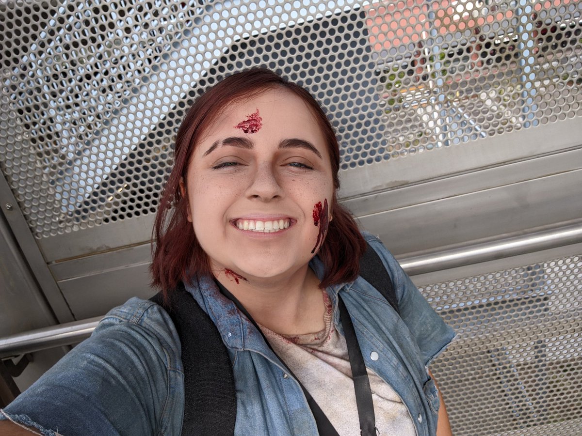 It's the LAST day of #SanDiegoComicCon2023! 😭💔

I'll be out and about in the exhibit hall today — come find me and say hi! Especially if you don't have your pair of SDCC 2023 exclusive Cookie stickers yet 😉