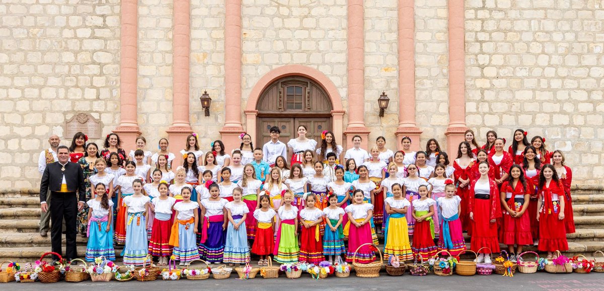 Introducing the 2023 Fiesta Los Niños de las Flores - the official ambassadors of Fiesta! #sbfiesta #santabarbara Viva la Fiesta! And Viva Los Niños de las Flores!