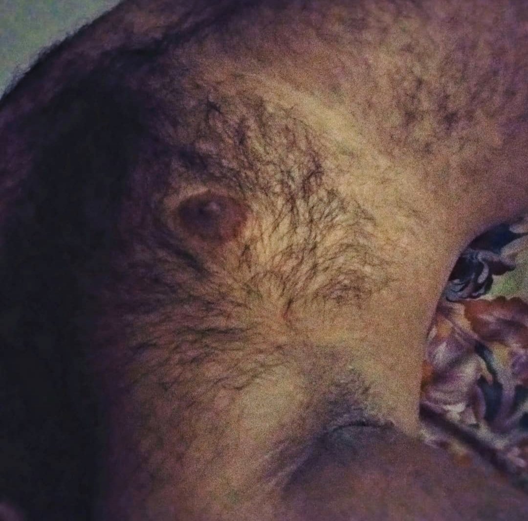 Sunday's are lazy days..

#gay 
#Bears 
#gaybear 
#hairymen 
#nipples 
#nipplelover 
#fetish 
#nakedandgay 
#gayindia