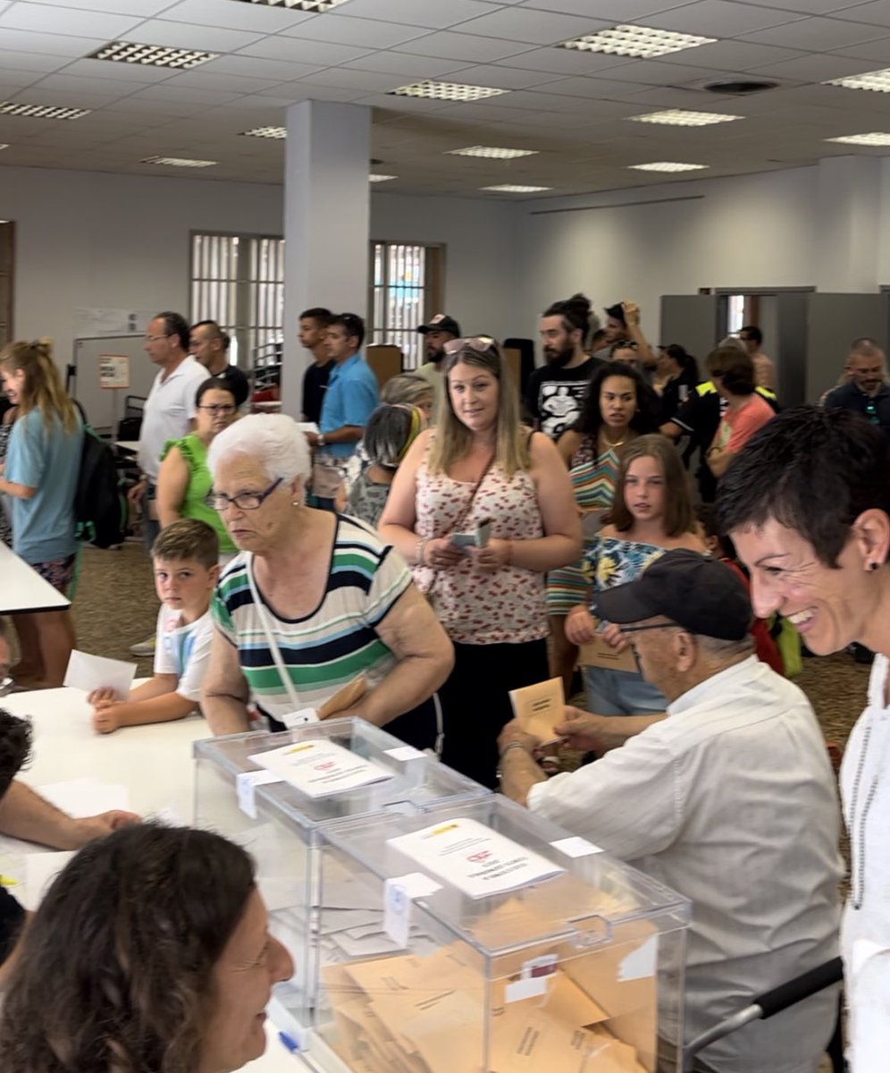 CaneteFilo's tweet photo. 🗳️ El dia d’avui és possible gràcies al treball de tots els integrants de les meses electorals, Policia Local, brigada municipal, interventors i treballadors i treballadores de l’administració que garanteixen el correcte funcionament de la jornada.

Gràcies a tots i a totes. #23J https://t.co/NA4eQu4NDK