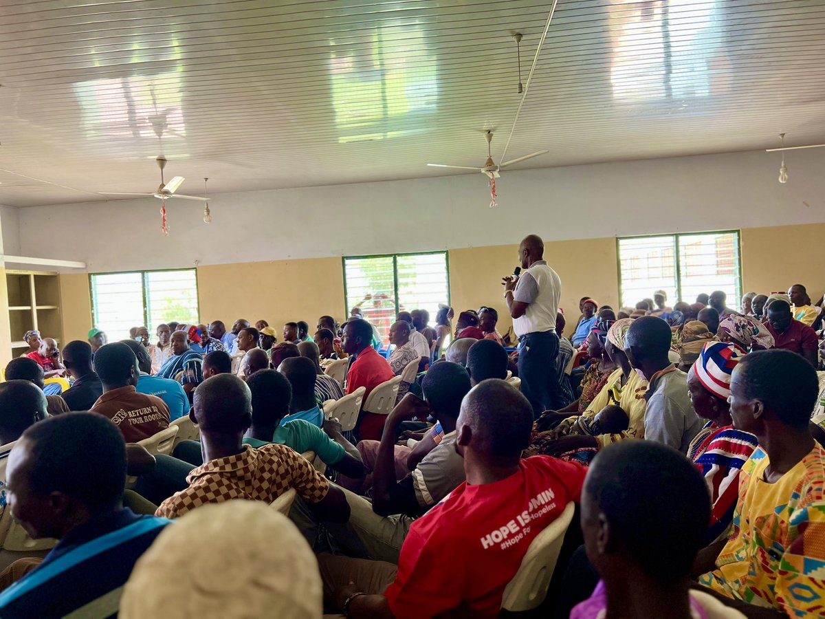 realKenAgyapong's tweet photo. 📸 Lambusie Constituency, Upper West Region | Ken Ohene Agyapong 

Ghana First 🇬🇭

#KenForNorth
#Ade3NoAdane
#GhanaFirst 🇬🇭
#TheGameChanger
#HopeIsComing https://t.co/nPlwOZM2aS