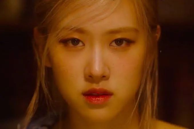 BPGlobalNews's tweet photo. .@BLACKPINK - 'THE GIRLS' breaks the record of the lengthiest "COMING SOON" in history, surpassing #ROSÉ - 'Gone' teaser! https://t.co/cLmdvRvCFy
