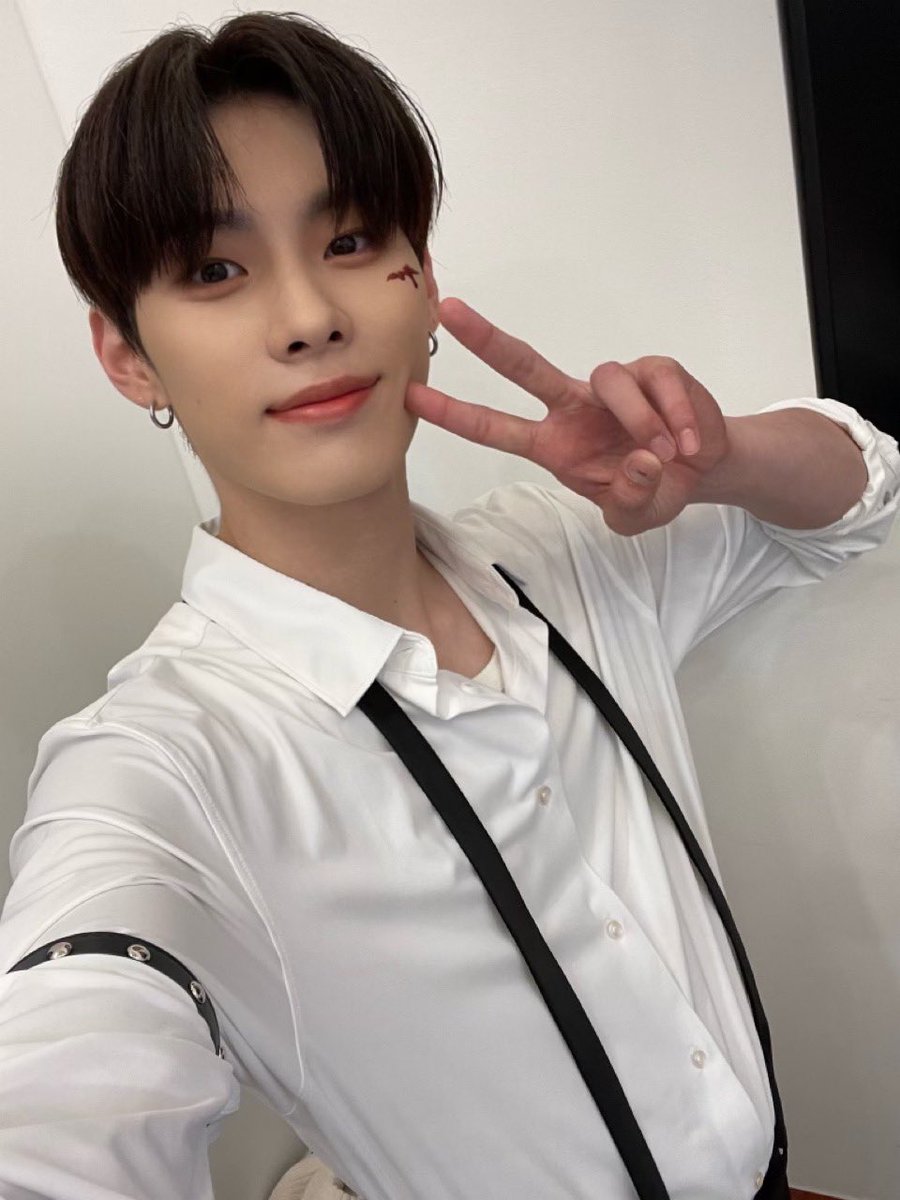 TNX_twt's tweet photo. 앙😬😜

#우경준 #KYUNGJUN https://t.co/ftWATp7Yu0