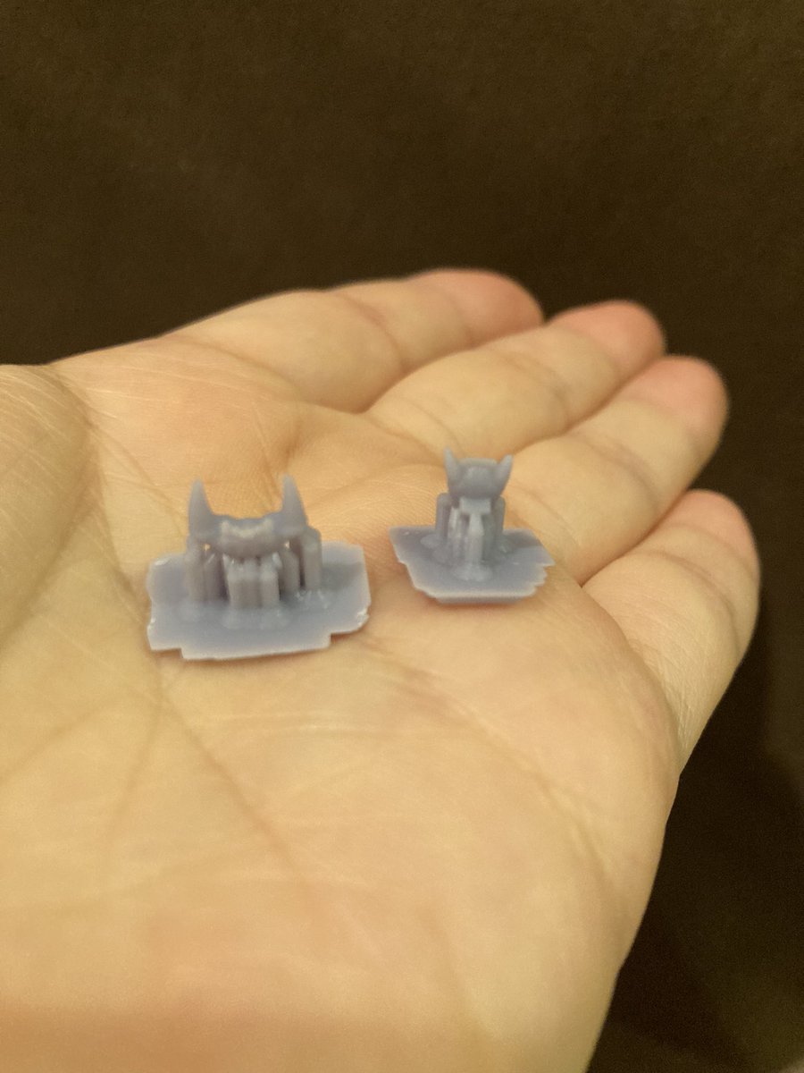 KeiSculpt's tweet photo. 上半身の出力でサポートを外す時に、歯が欠けてしまったので、修復用��歯だけ再出力。

繊細で小さいパーツは、サポートを付けず上向きがいいのかな？

3Dプリントはトライ&amp;エラーなんだと実感

#3Dプリント #SonicMini4K https://t.co/gXmwWuo4TD