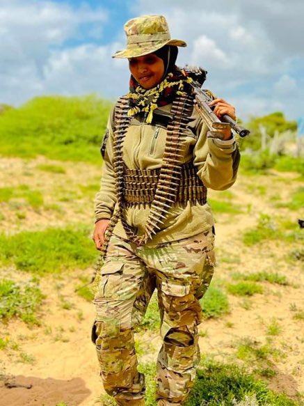 zshirwac1's tweet photo. There is no better image on Somali twitter than a female soldier on the hunt for Al Shabaab.  Karma in uniform. #PaybackSeason https://t.co/QEHUnyScUC