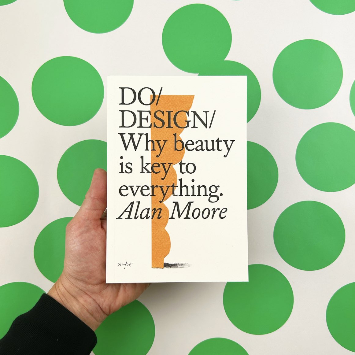 Counterprint's tweet image. ‘Do Design’ will inspire you to: Improve your creative process. Raise the quality and craft of your work Consider the experience as much as the product Adopt simplicity, utility and honesty as guiding principles. counter-print.co.uk/products/do-de…