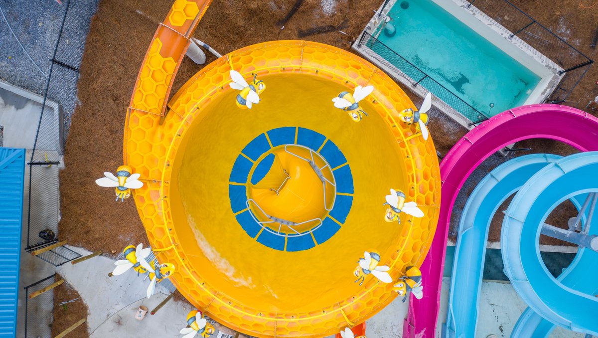 Ahhh... sweet Sunday vibes.🐝 Who's kiddos are coming today to enjoy the beehive at THE HIVE play structure?🍯 

soakymountainwaterpark.com

#SoakyMountainWaterpark #Tennessee #Sevierville #SmokyMountains #Waterpark #Summer
