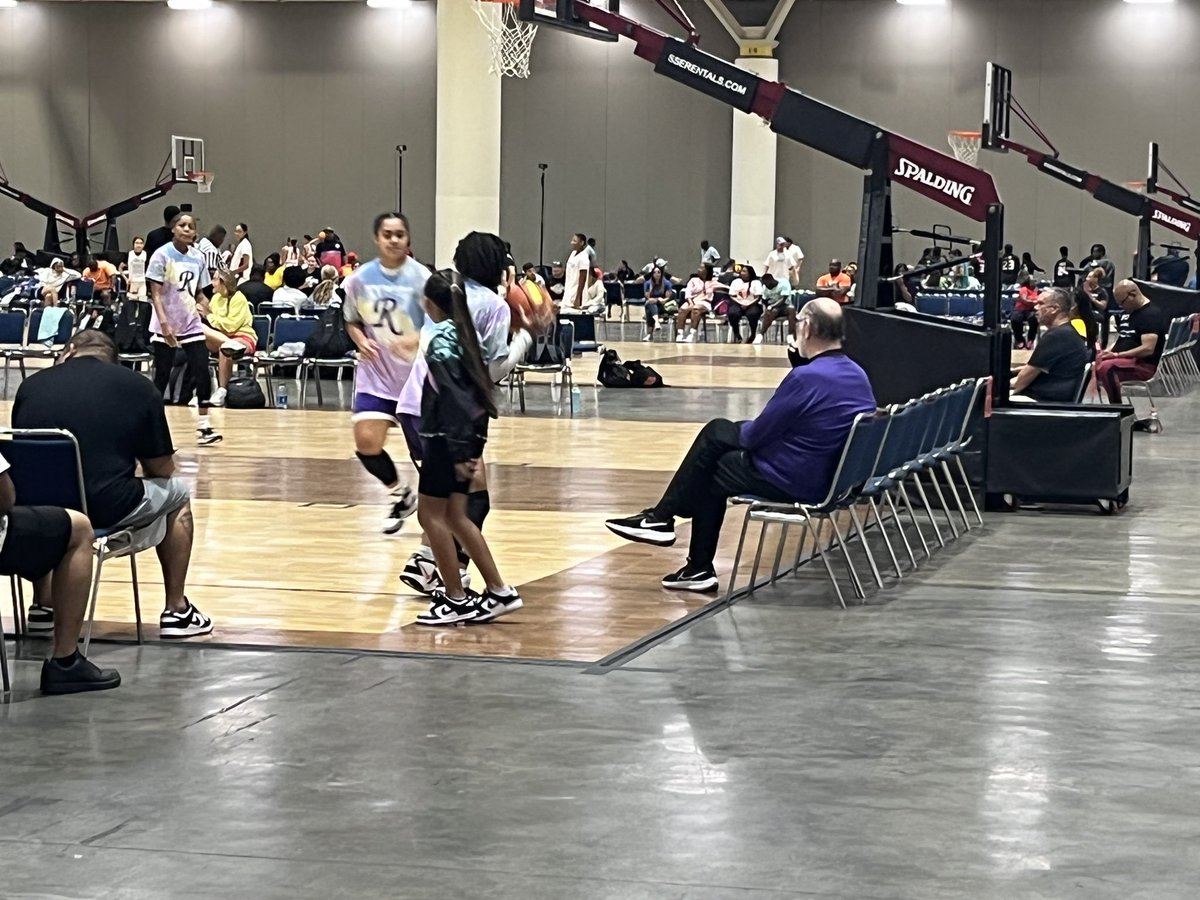 If you know you know!
<a href="/CoachLTid/">LARRY TIDWELL</a> with <a href="/TarletonWBB/">Tarleton State Women's Basketball</a> is in the gym  before the 1st tip off at 9am until the last buzzer at night every day during the NCAA live periods! #dedication #basketballGuru #changingKidsLives