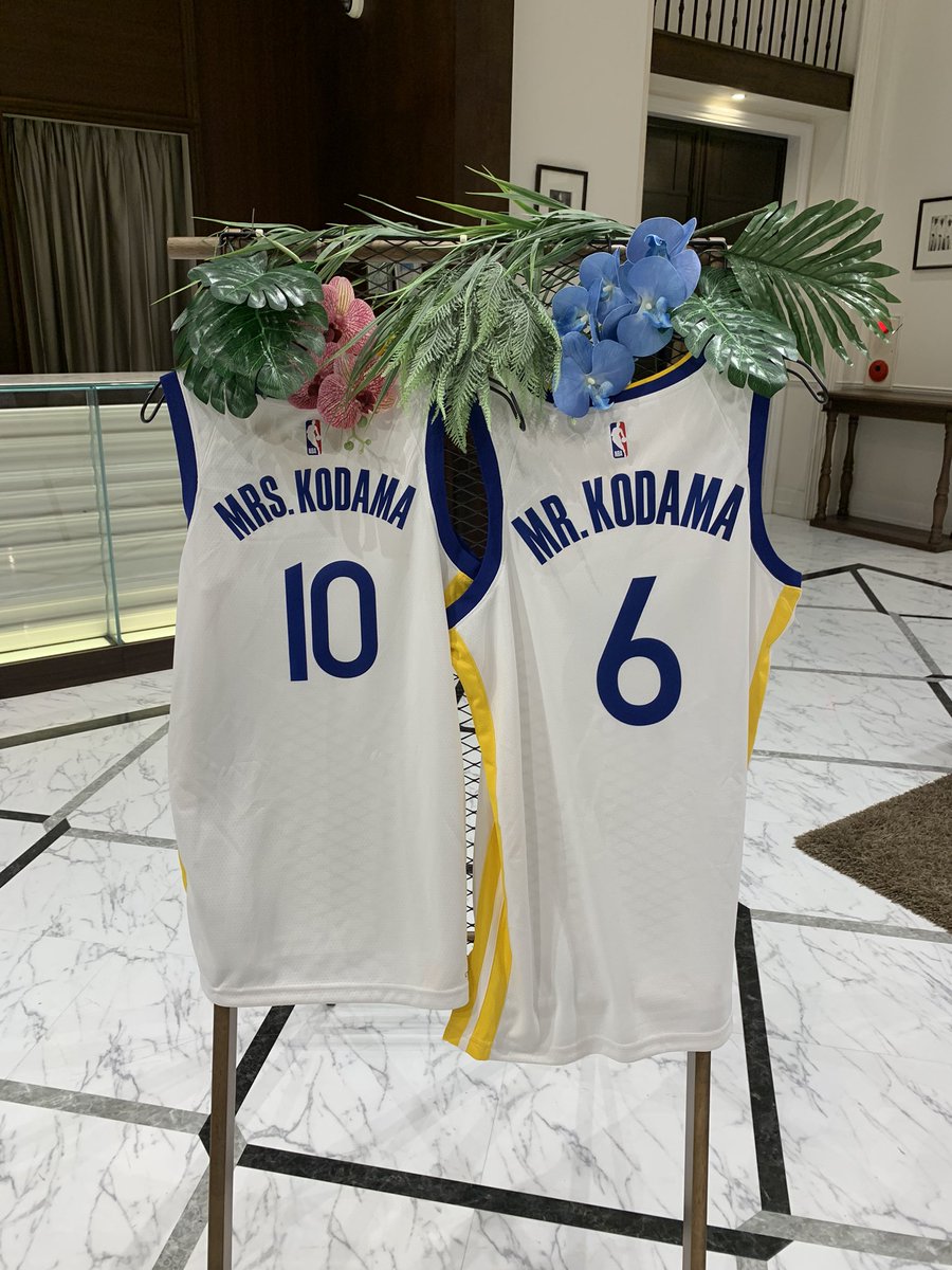 norinon's tweet photo. NBA ゴールデンステート・ウォリアーズ
で活躍中、大学一年坊主から面倒みてた 児玉の結婚式。

子供とも違う、弟ともまた違う。
同志集結は最高の一言‼︎

結婚式の卓でインターン同期2卓は圧巻ね。

この仲間があってみんな今があり、公私充実なり。めでたーい👏👏

#MARSCAMP https://t.co/XfFC5XfpIR