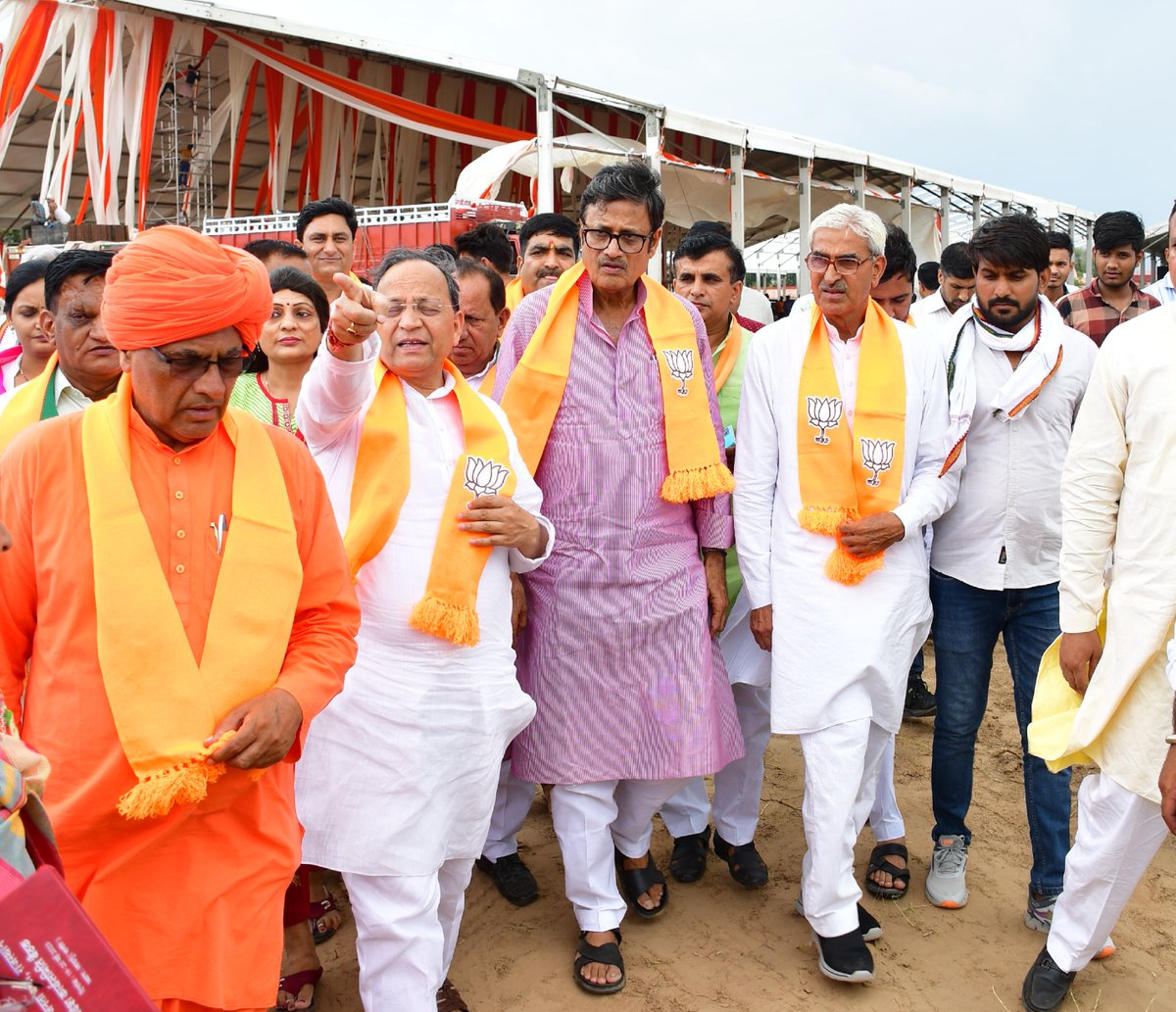 Rajendra4BJP's tweet photo. प्रधानमंत्री माननीय श्री @narendramodi जी की 27 जुलाई को सीकर में आयोजित होने वाली विशाल जनसभा की तैयारियों को लेकर आज भाजपा के राष्ट्रीय महासचिव एवं प्रदेश प्रभारी श्री @ArunSinghbjp  जी के साथ कार्यक्रम स्थल का जायजा लिया। इस दौरान भाजपा पदाधिकारी व कार्यकर्ता बड़ी संख्या में मौजूद रहे।
 #Sikar #Rajasthan @BJP4India @BJP4Rajasthan