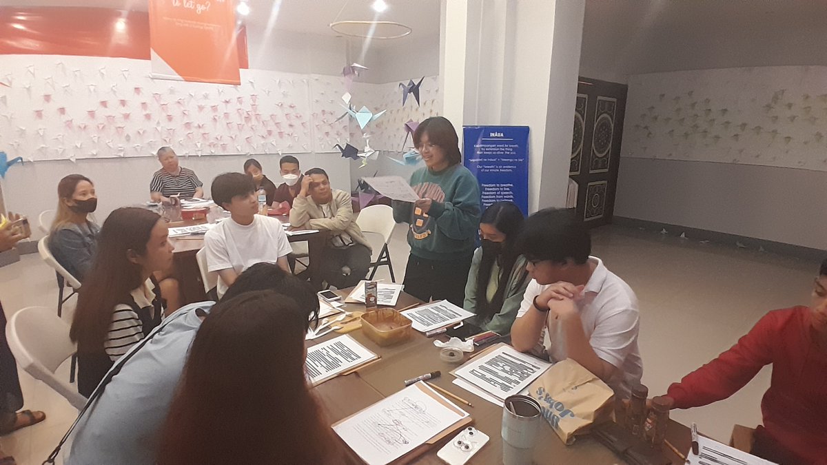 papersoul_ph's tweet photo. Participants read their works and shared their thought processes while creating the poems. 

#BlackoutPoetry #papersoul #workshop #poems #poetry https://t.co/f1C7nvbiQW