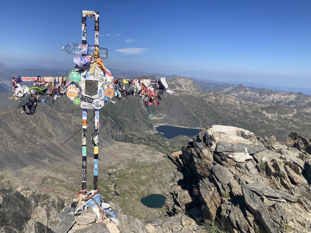 xavik64's tweet photo. Avui tocava un cim, el del Carlit.
Gràcies a tots els qui esteu al costat. Seguirem fent camí… ara més que mai.
#muntanya #pertu https://t.co/SqfQCWa6jK