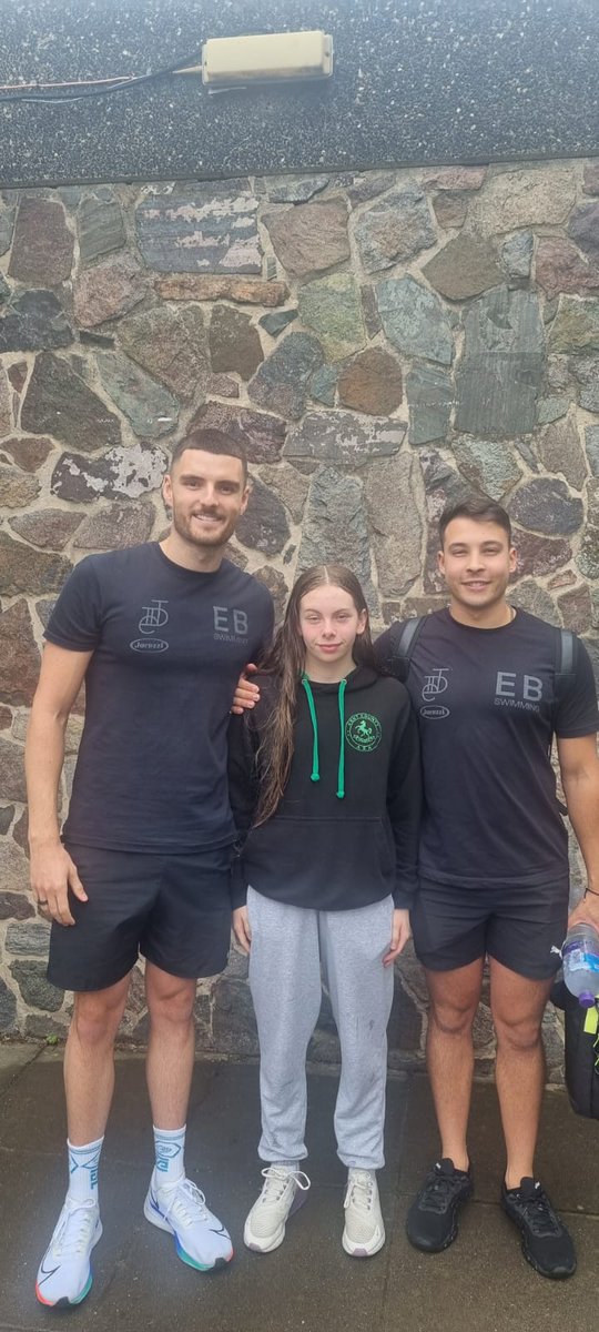 SwimRubywaller's tweet photo. Fantastic Breaststroke Masterclass with @edwardbaxter98 and @ElliotClogg and swimming alongside an amazing breaststroker Ed, I learnt a ton from the best in the business. #WINNER https://t.co/hHBFG6cryl