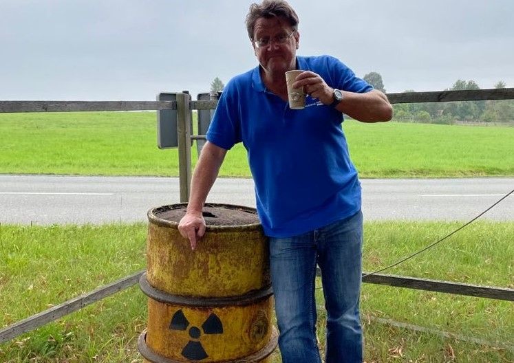 JorgKoester's tweet photo. @StBrandner Trink dir noch einen!
#DonPromillo #Brandner
#Maulheld für Alternative Deppen https://t.co/rFTwtlzmdR