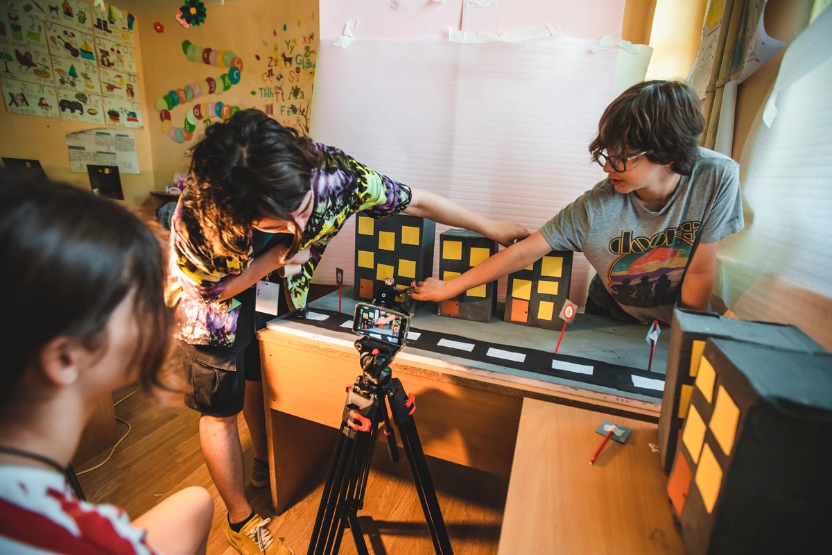 anibarfest's tweet photo. Behind the scenes views from this week’s workshops! Our workshop mentors have given their time and energy to our workshop members, and without them this 14th edition just wouldn’t be the same. Much love!
Photos by: Elmedina Arapi
#anibar #anibar14 #anibar2023 #love #dashni https://t.co/8Ttm8twmmh