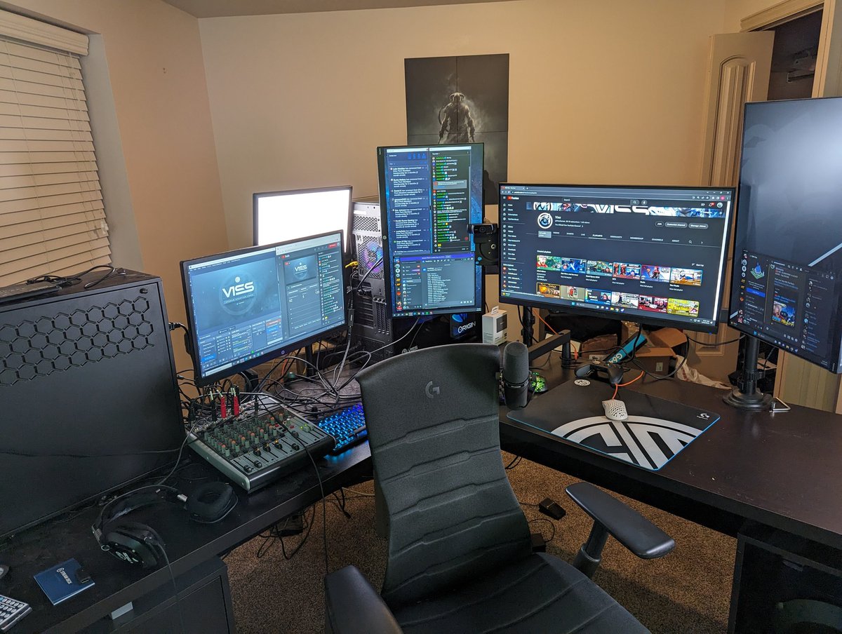 Viss tweet media
