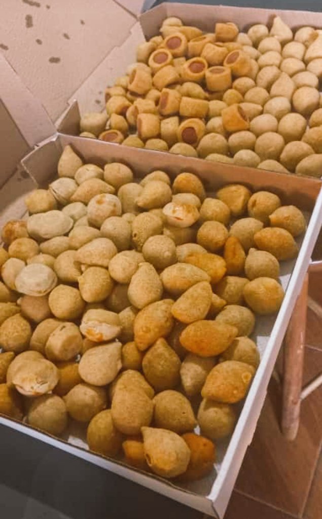 cheffdanips's tweet image. Salgados e doces da @gabymconfeitaria(Instagram) 
Do evento de ontem 😍😋🤌🏻#salgadinhodefesta #food #docinhos #evento