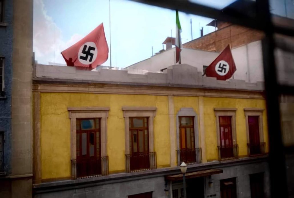 Cuauhtemoc_1521's tweet image. No, esta foto no se tomó en Berlín, o Munich u otra ciudad alemana. Se trata de la Calle López, en el centro de la #CDMX, donde se encontraba el Casino Alemán el cual funcionó como punto de reunión para muchos simpatizantes del Partido Nacionalsocialista Alemán durante la década…