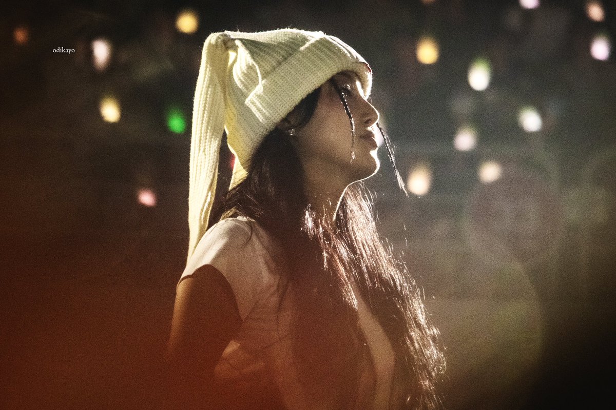 odikayoo's tweet photo. our future will be fearless 
keep shining💛

#AlwaysWithHwasa
#퀸화사의모든날_우리가함께할게 https://t.co/tWQT8w74JI