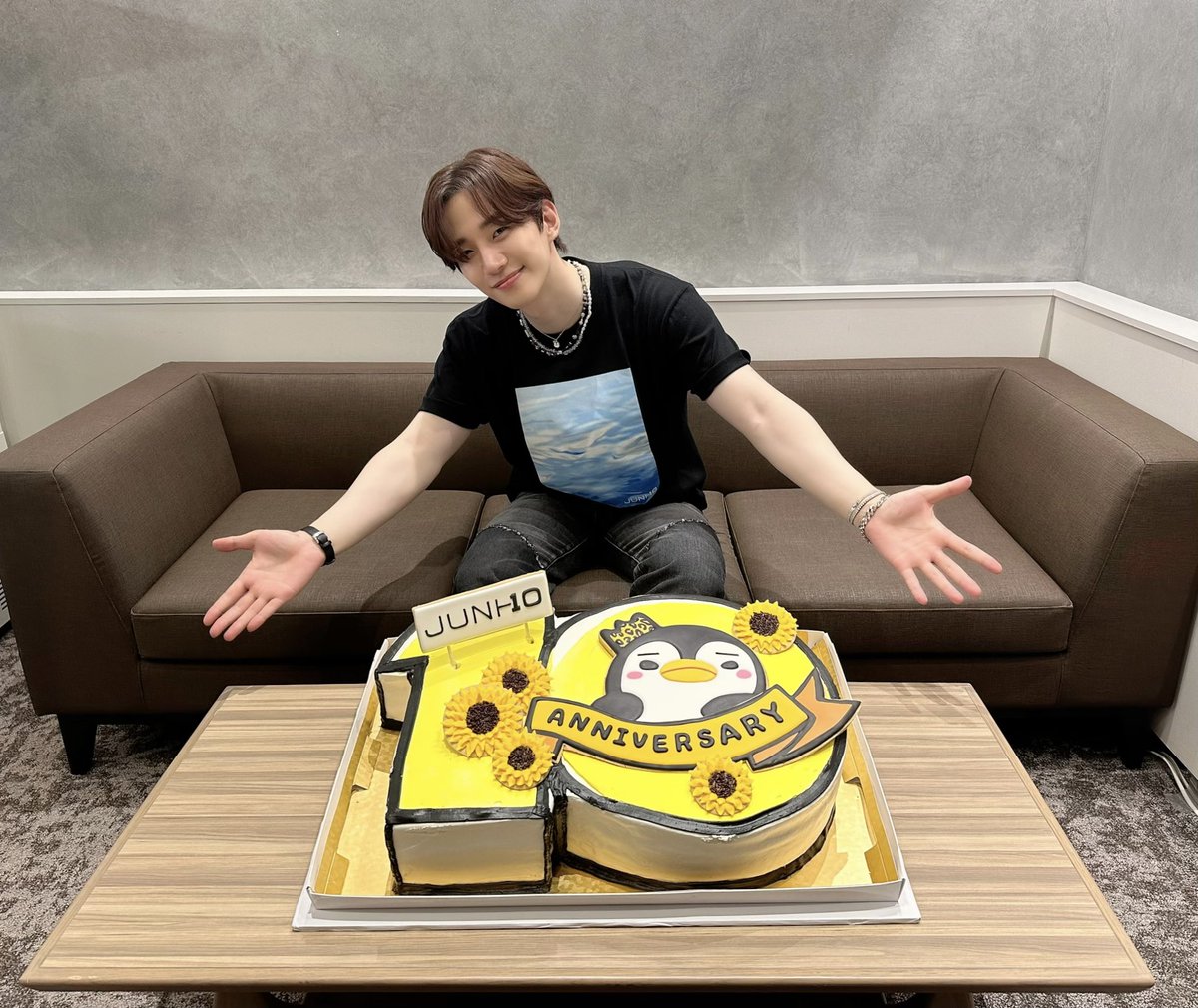 follow_2PMJP's tweet photo. Hottestの皆さん

「LEE JUNHO Arena Tour 2023 “また会える日”」横浜公演を盛り上げていただき、ありがとうございました！
まだまだアツく燃えるイ・ナツ🔥
神戸でまたお会いしましょう💛

#2PM
#LEEJUNHO
#ジュノ #JUNHO
#LEEJUNHO_ArenaTour2023
#LEEJUNHO_また会える日 https://t.co/RjtCoSGO0N