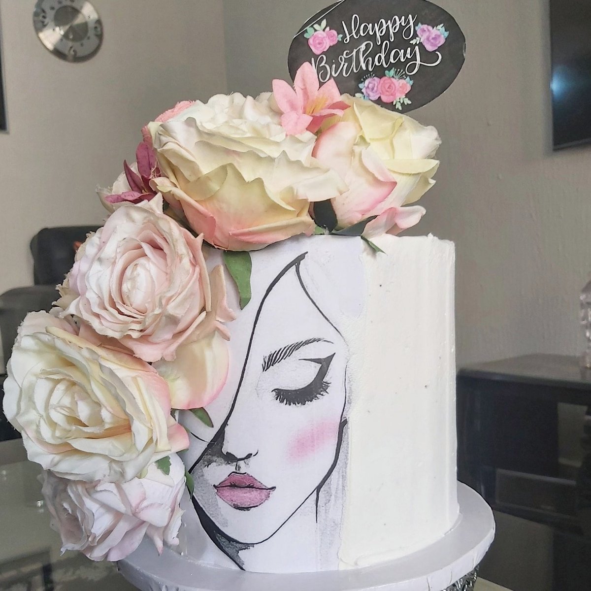 ebert264's tweet photo. How about a piece of yummy cake and hot beverage in this weather while you see movies 
Just a dial away 08067739220
#akuretwittercommunity #ondotwittercommunity #cakesinakure #eberts_oven https://t.co/FlXjJpv6pM