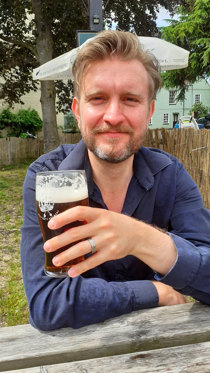 olivercrocker's tweet photo. Cheers #happysunday #break #rest #reset #recharge #treat #pint #reflect #gratitude #hope #present #future #dreams #notabadbraindump #hashtagwanker https://t.co/HqOYY354wo