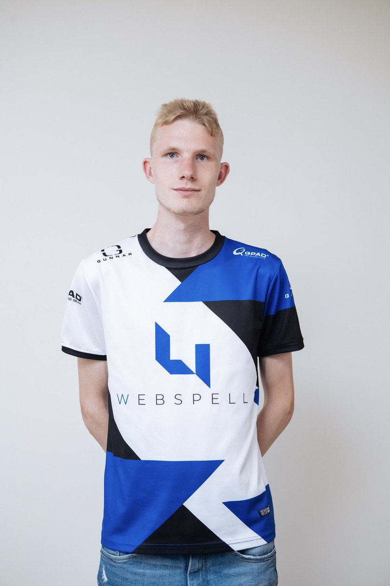 Skaldito's tweet photo. MEMORIES 📸

Il y’a 2 ans je venais de rejoindre @webSPELL_GAMING au poste de General Manager ! 💙🤍

Eh oui je n’oublierais jamais d’où je viens. 

#webSPELLasHELL https://t.co/ZK1Tc463s8