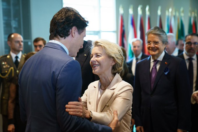 ice_gurl77's tweet photo. The calm in the storm, a safe harbour, an impenetrable, steadfast rock. Prime Minister Justin Trudeau keeps it about Canadians & actual political issues, refusing to engage in the petty politics of the CPC, no matter how much vitriolic garbage they spew at him. #IStandWithTrudeau https://t.co/xsiNBhXgRG
