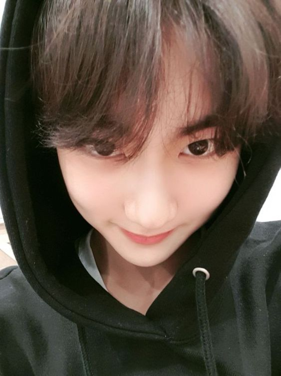 mabait ako kaya dto n kayo sakn 😼