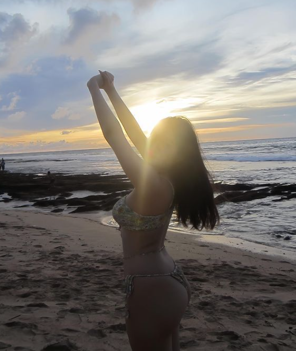 拍了全裸体写真！！！出了几张样片 想看的点赞！