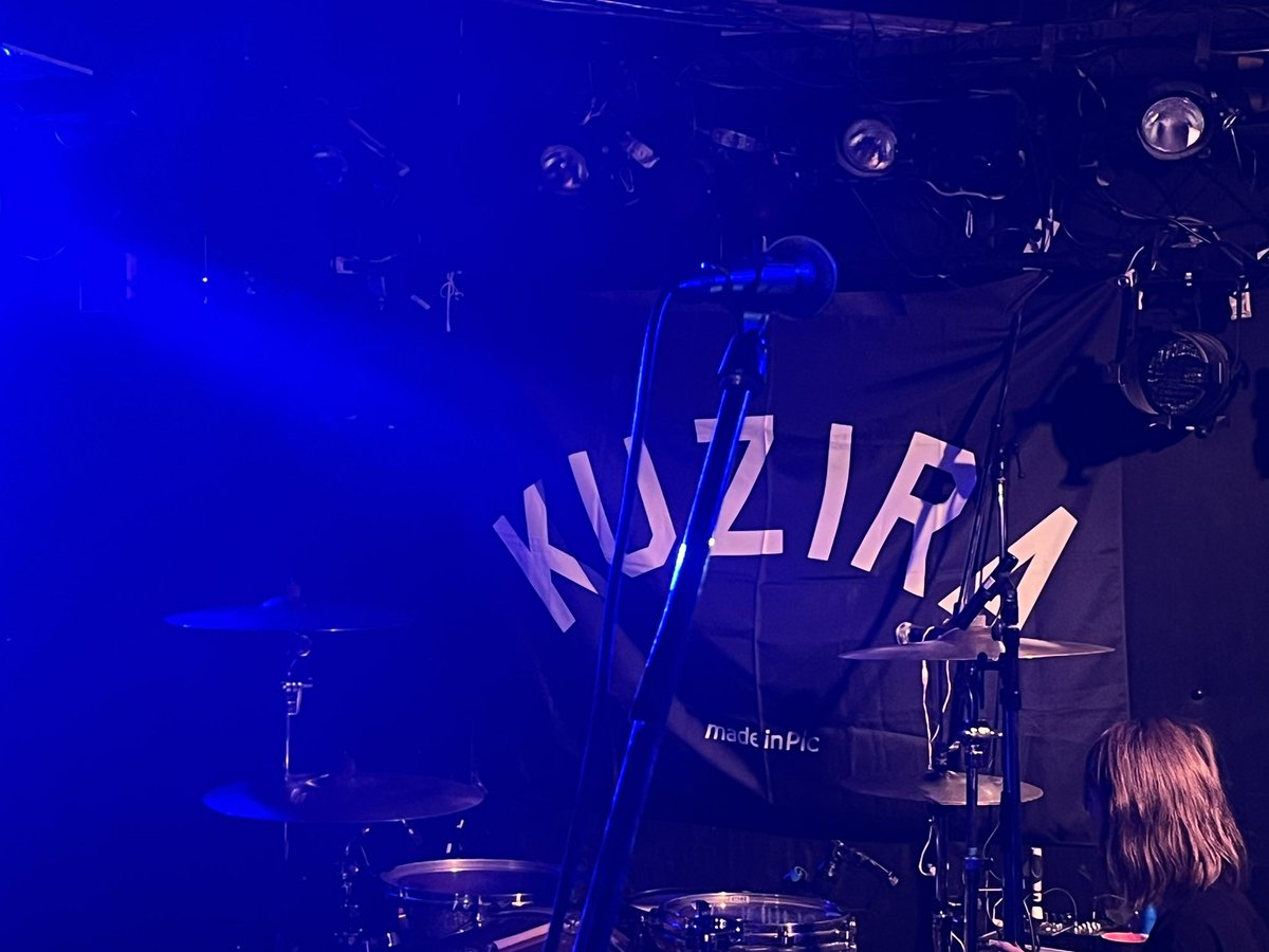 rock_yuya8's tweet photo. 7.23(日)
KUZIRA×dustbox
"There She Blows!" vol.5 
栄R.A.D

今日行くことが出来てほんと良かった😆
KUZIRAもdustboxも最高だった🔥

コラボ見えたのも、セトリ変えてのBOXも激アツでした🔥🔥🔥

変える前のセトリも気になるけど笑

灼熱のライブハウスが1番大好きだ✨ https://t.co/LX5ZktNmLS