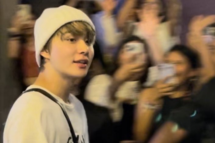 zeusperior's tweet photo. Jungwoo of the day https://t.co/7dTDZAvS1U