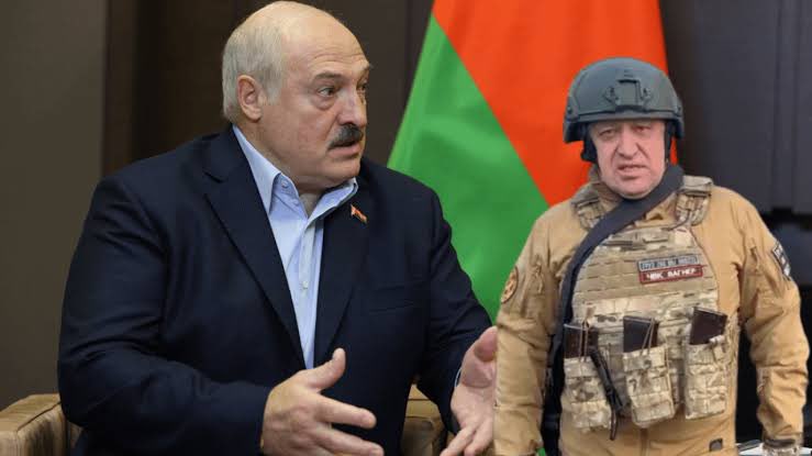 🇧🇾 President of Belarus Alexander Lukashenko:

“The #Wagner soldiers are pushing us, they want to attack Poland, but of course I keep them in the center of Belarus as agreed.”