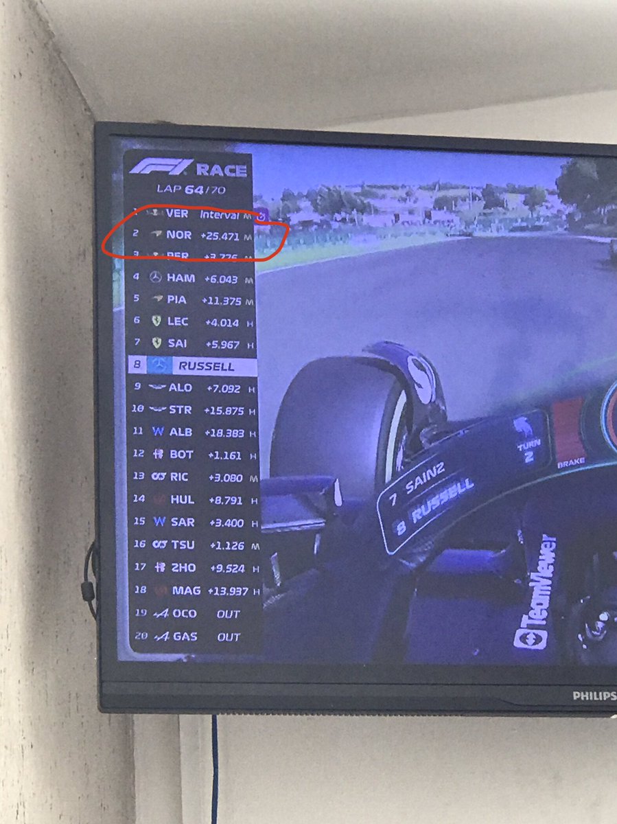 heron_soares's tweet photo. 25s de vantagem. Isso é MUITO chaaato #F1naBand https://t.co/bbgUl9fwJm