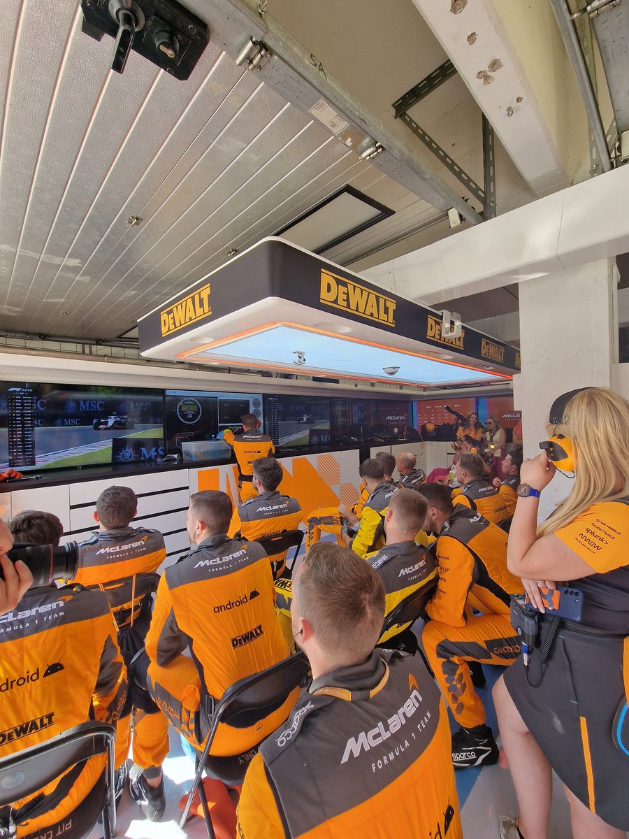 McLarenF1's tweet photo. The team watch on. 👀 

NOR 🇬🇧 P2
PIA 🇦🇺 P5

#HungarianGP 🇭🇺 [Lap 69/70] https://t.co/Z6tM9bPPnd
