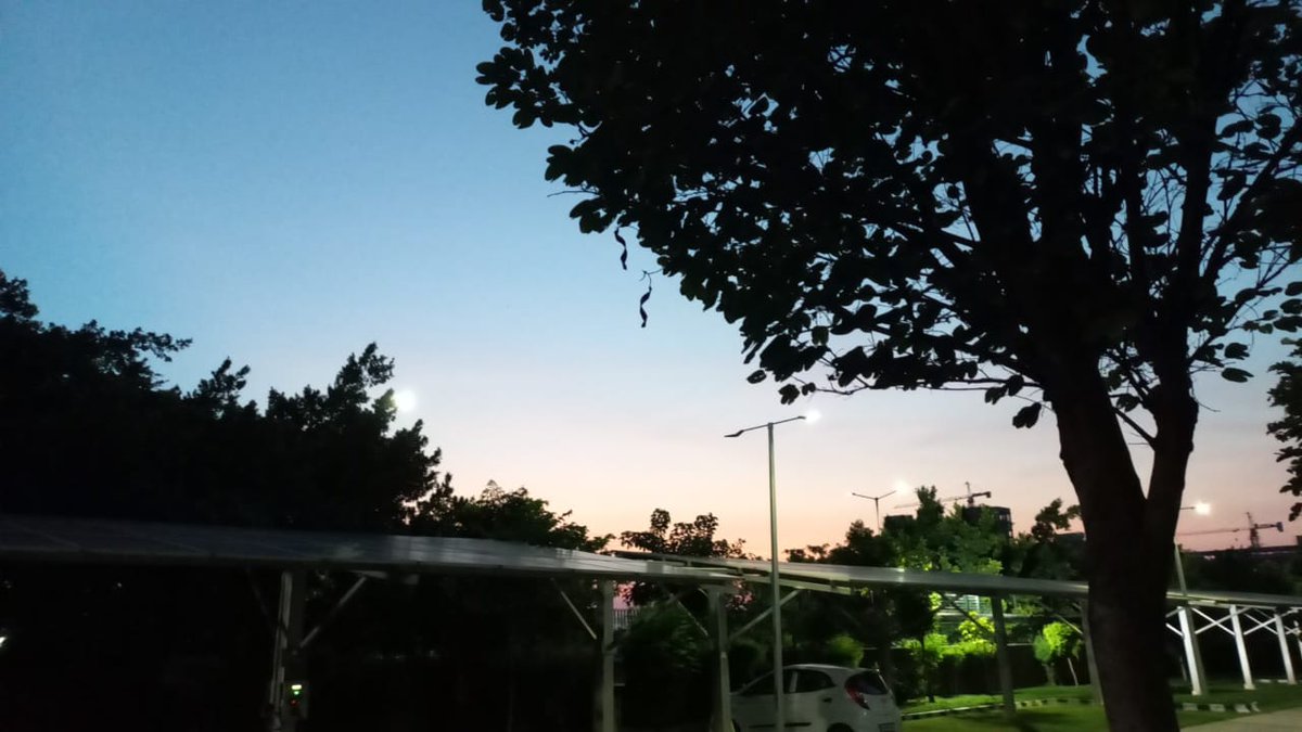 Sky_megh's tweet photo. Sonepat skies are still a thing? 
credits: @HShekhar7 https://t.co/AnNaRRelbe