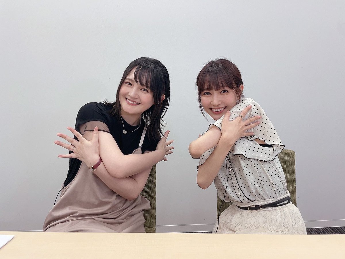 nishiasuka's tweet photo. は〜〜笑い疲れた😂✨
色々とためになる番組だったねぇ〜😘🙌
即興絵本作りはまたやりたいねぇ〜👶💕
ギフトありがとうございました！！
おかげで番組が盛り上がりました😂😂✨
また来月っ！🌻
#にしおぎらんちき https://t.co/1AczK6bsMX
